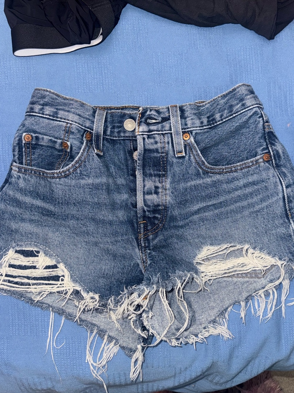 Levi’s 501 Cutoff Denim Shorts Distressed Frayed Button Fly W24 Like New